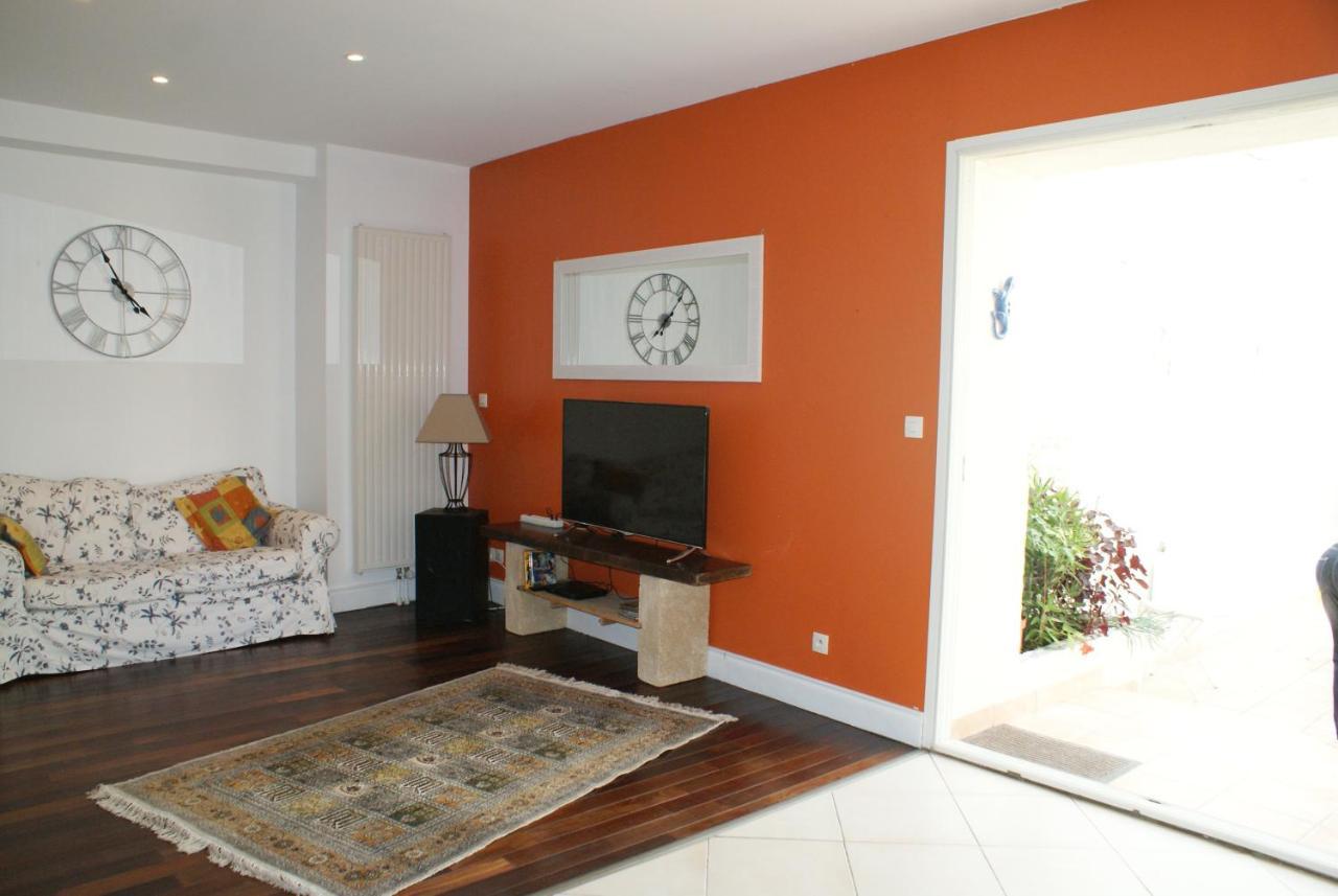 Spacieuse Maison De Village Climatisee Avec Jardin Patio Bessan Exterior photo